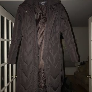 Kenneth Cole Reaction long winter coat. Size XS. With waterfowl feathers.